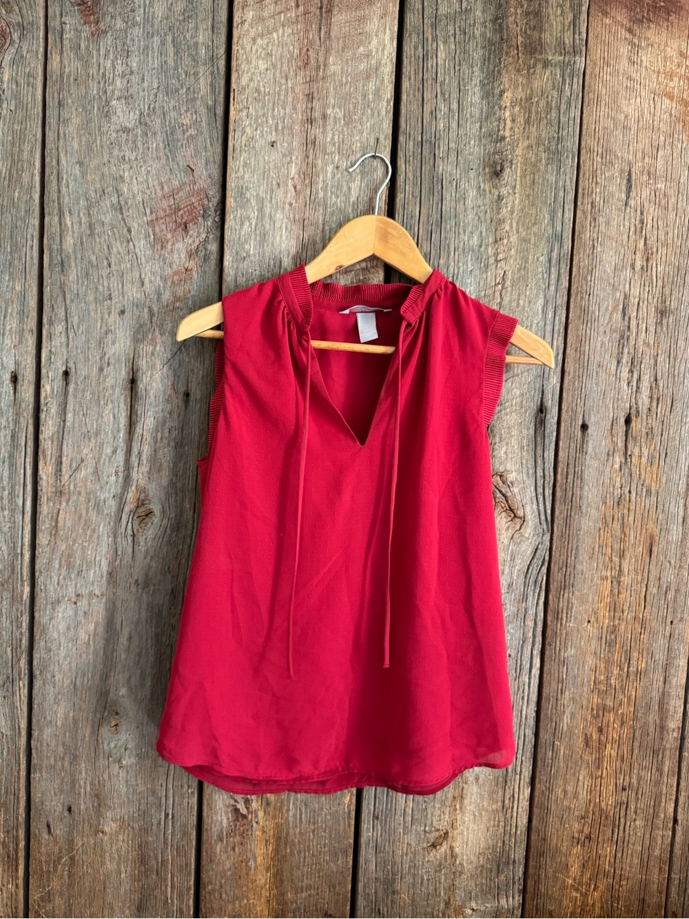 H&M Sleeveless Red V-Neck Tie-Front Camisole